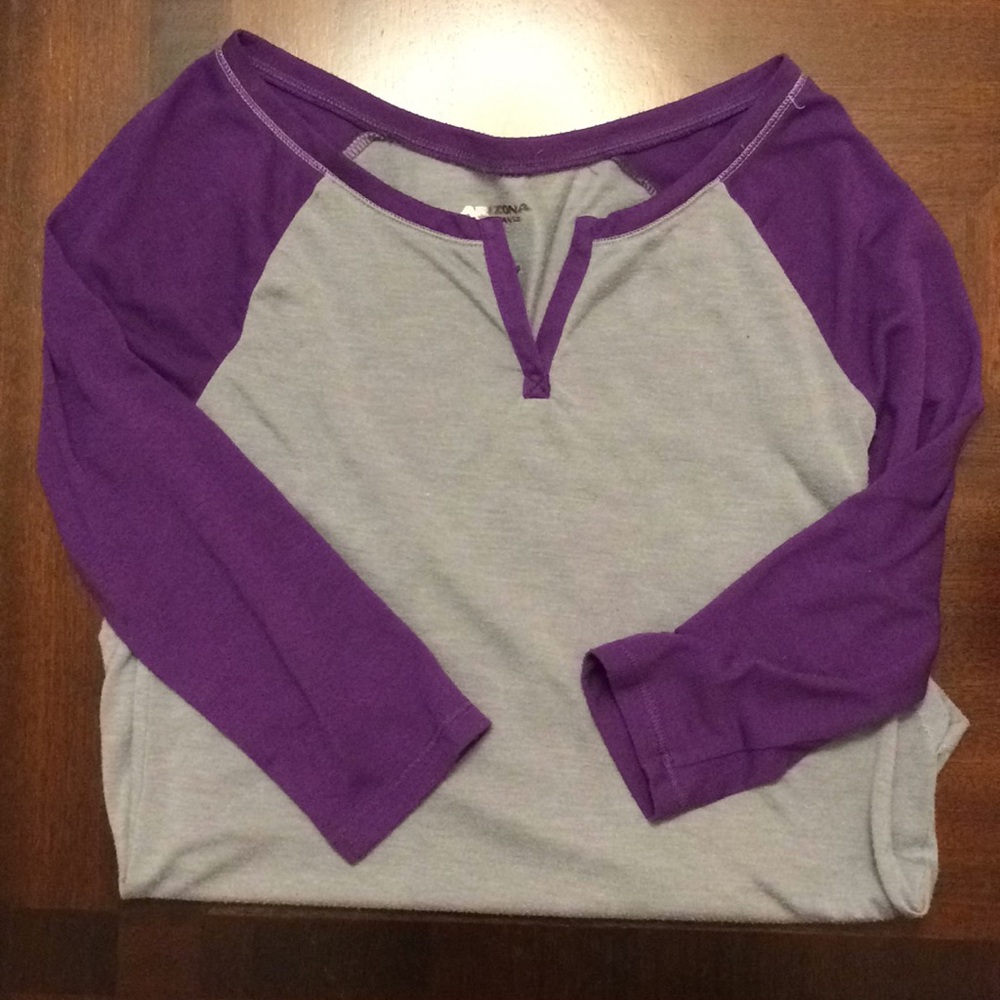 Baseball style T